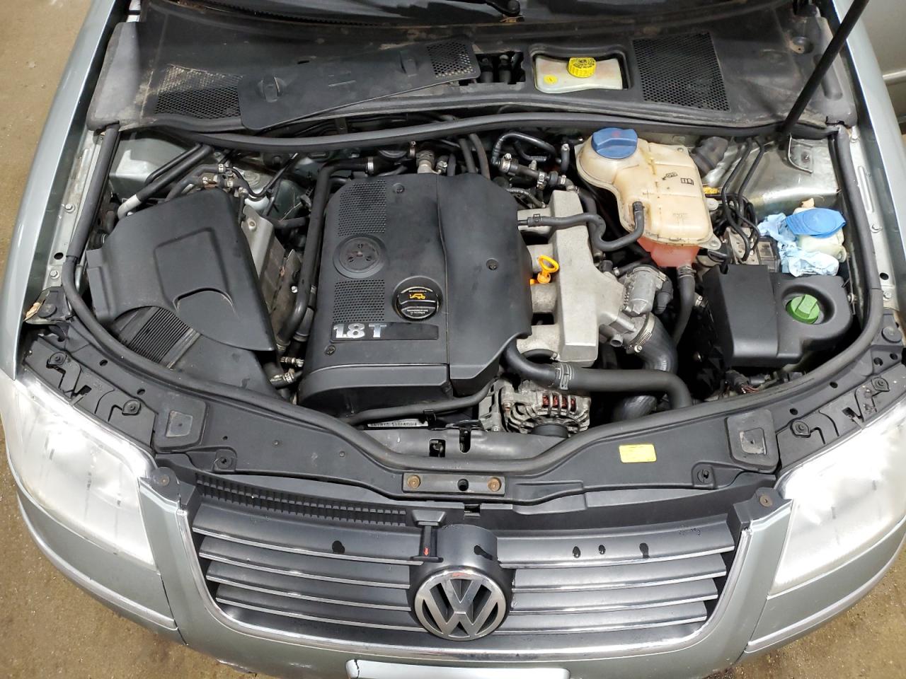 2004 Volkswagen Passat - Image 11