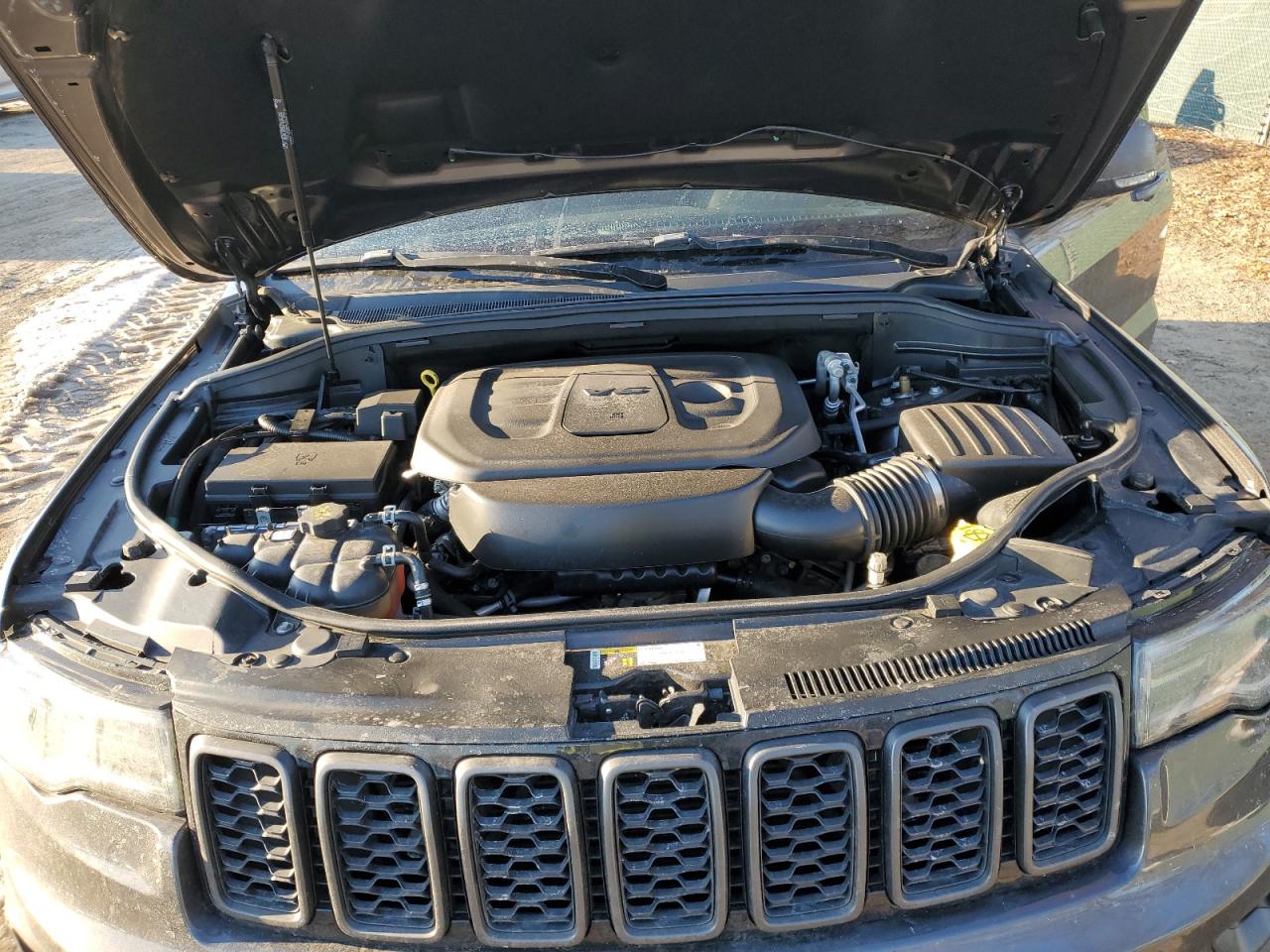 2019 Jeep Grand Cherokee - Image 13