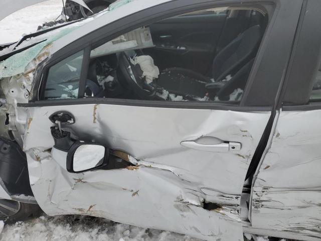  NISSAN VERSA 2023 Серебристый