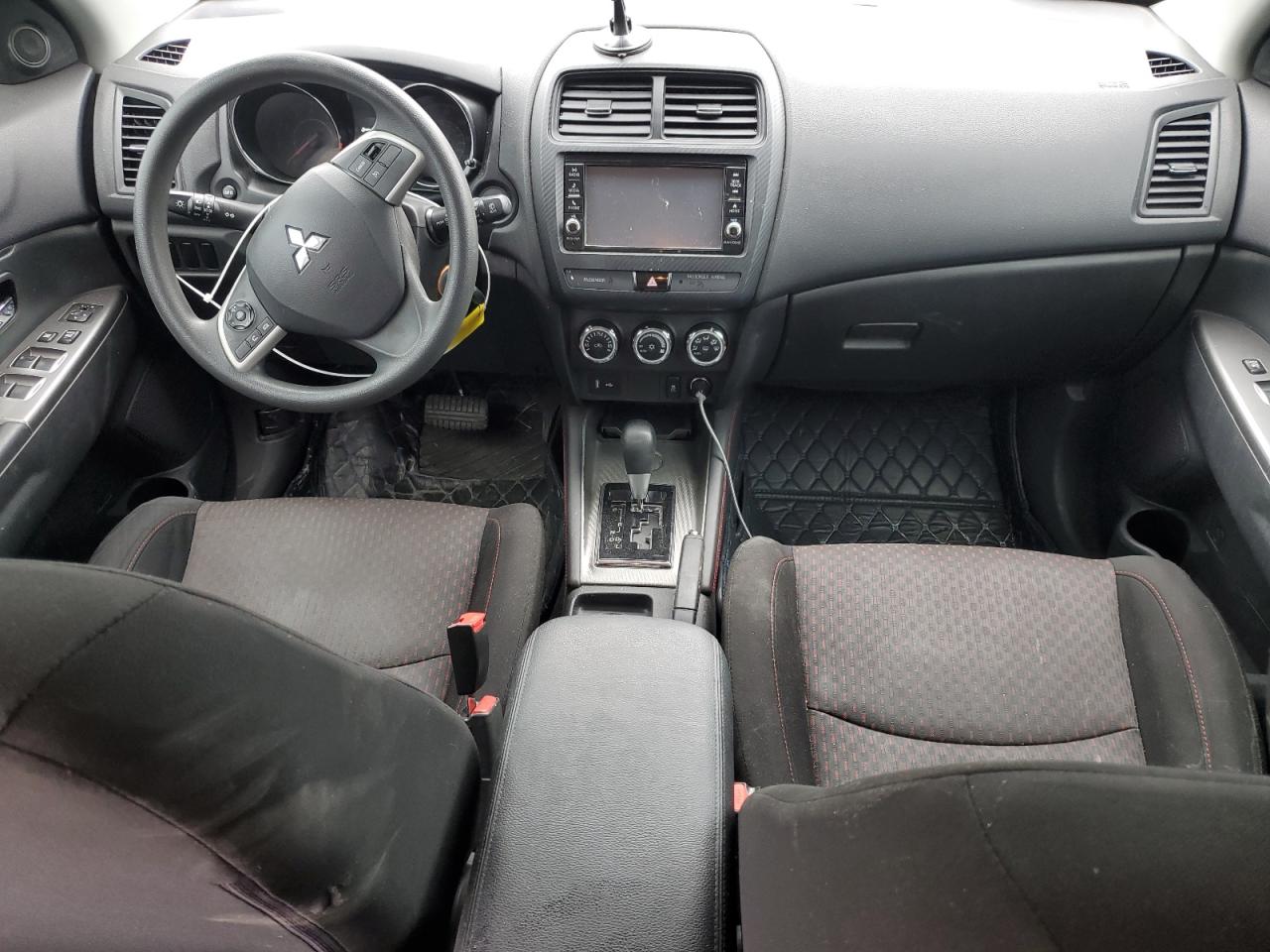 2018 Mitsubishi Outlander - Image 8
