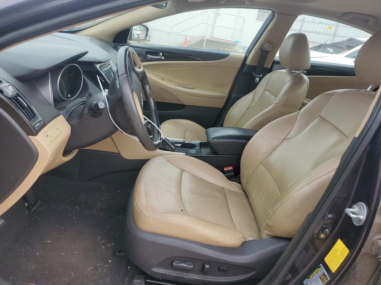2011 Hyundai Sonata - Image 7