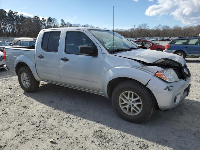  NISSAN FRONTIER 2017 Сріблястий