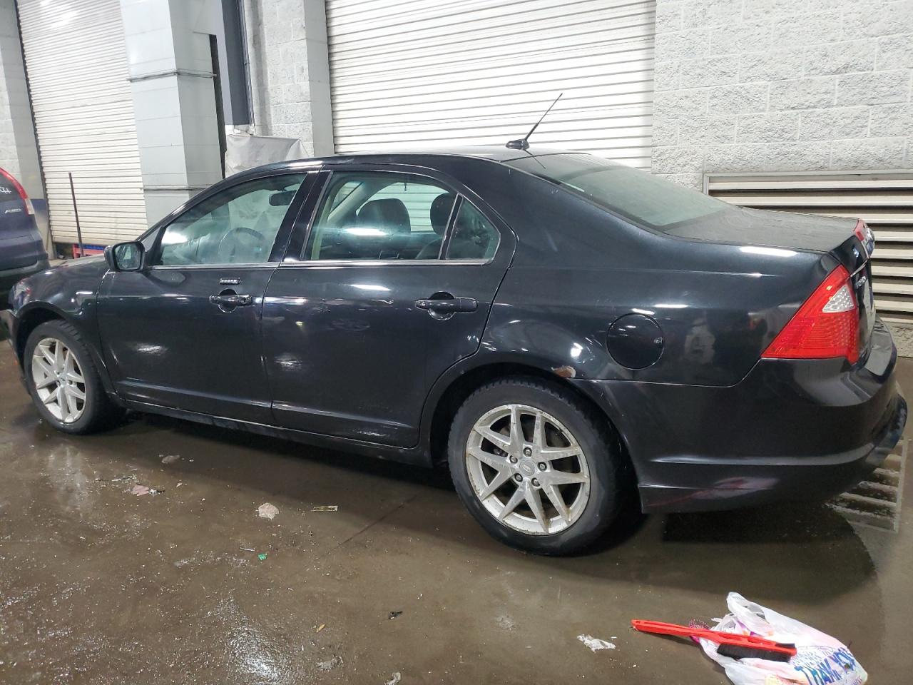 2012 Ford Fusion - Image 2