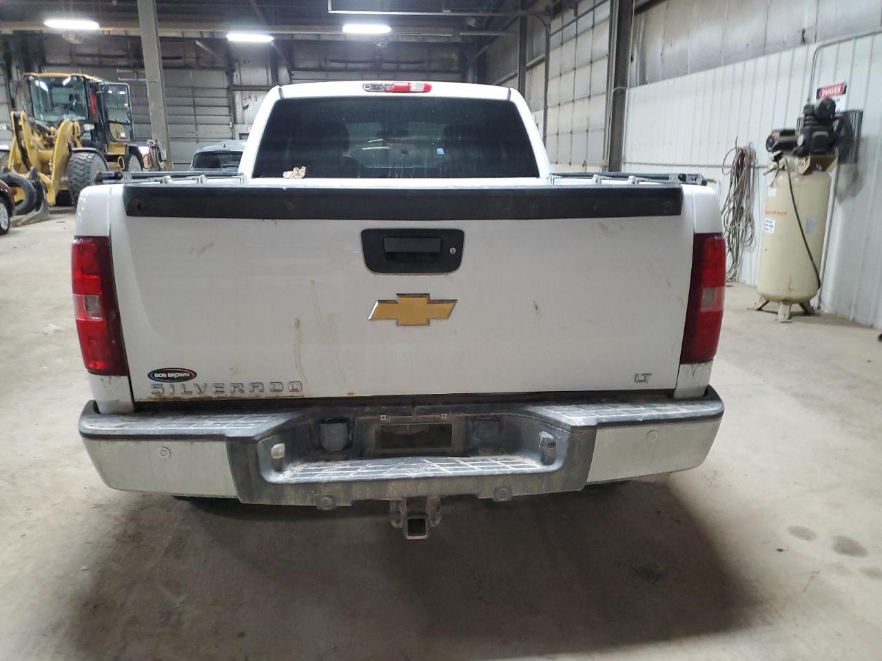 2013 Chevrolet Silverado - Image 6