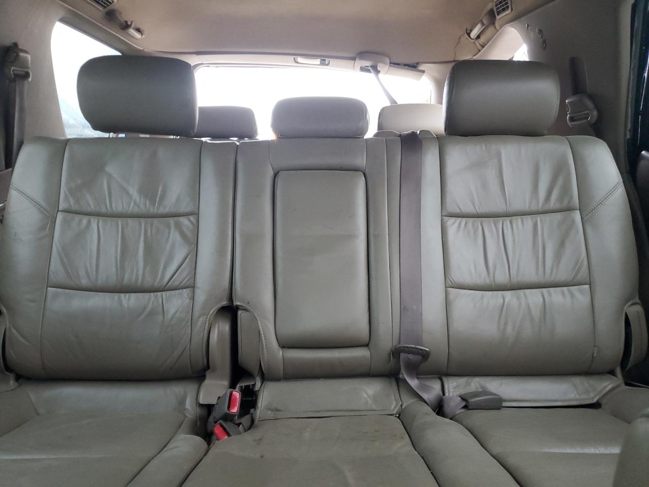 2002 Toyota Sequoia - Image 10