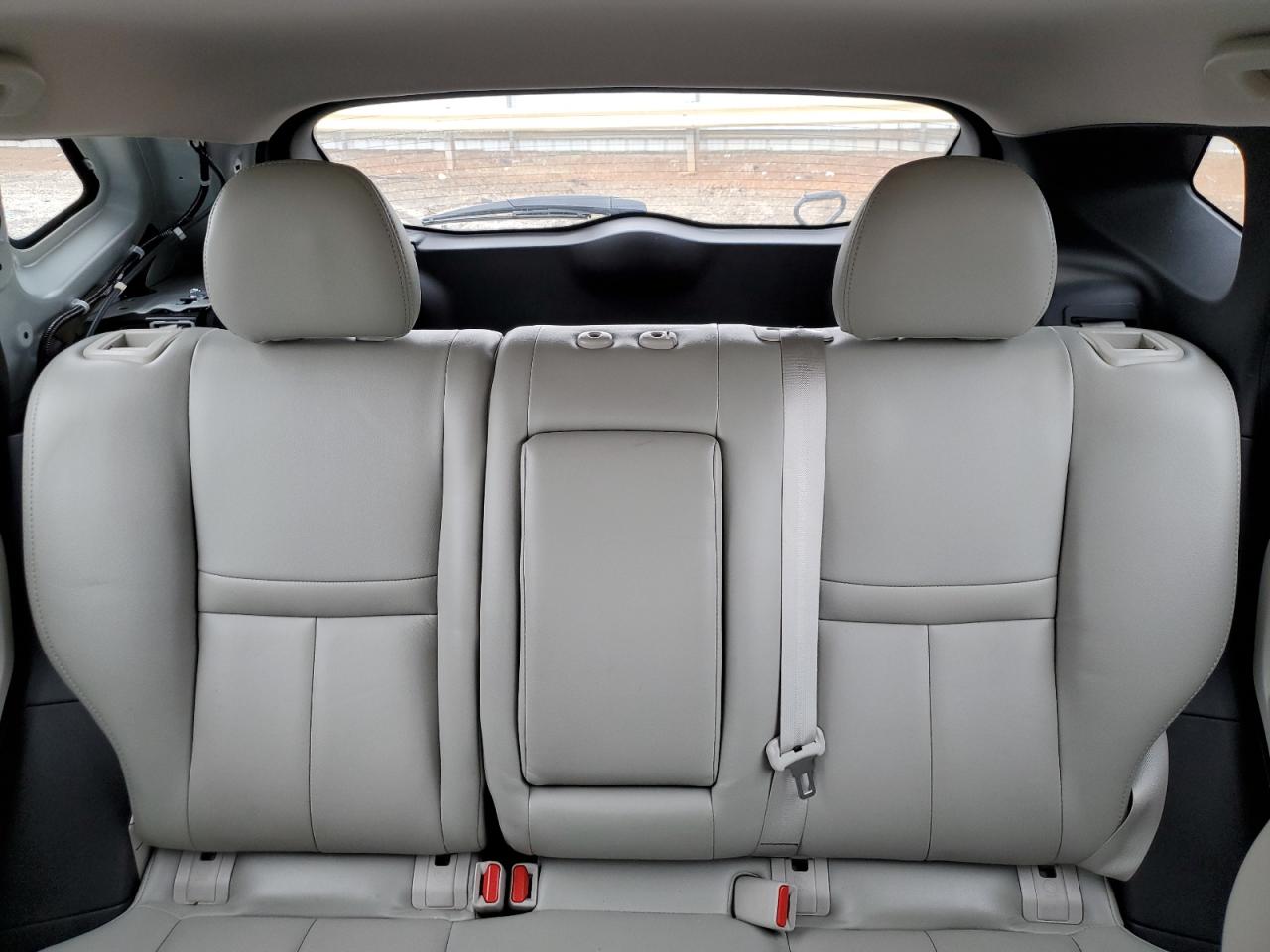 2018 Nissan Rogue - Image 10