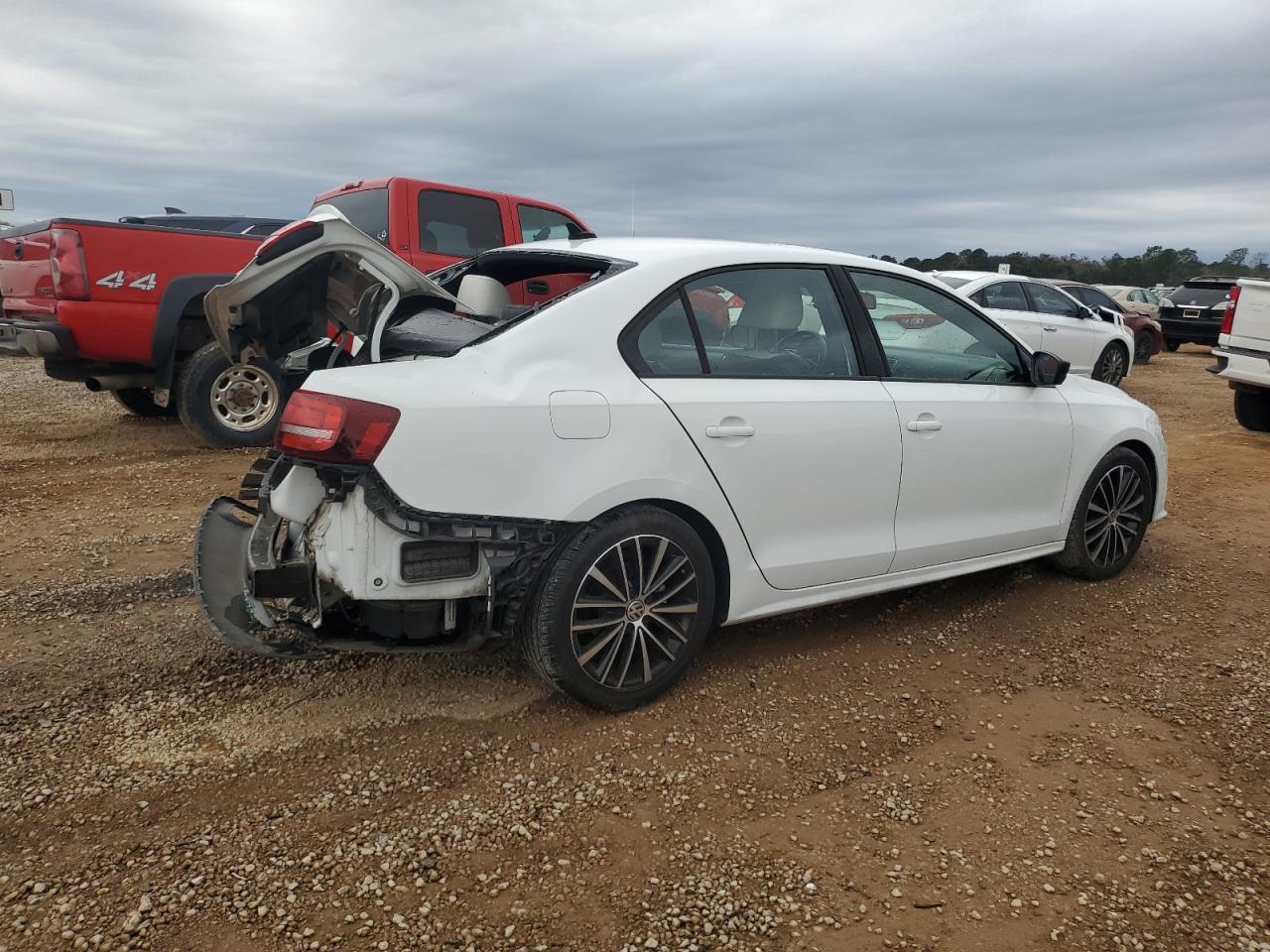 2016 Volkswagen Jetta - Image 3