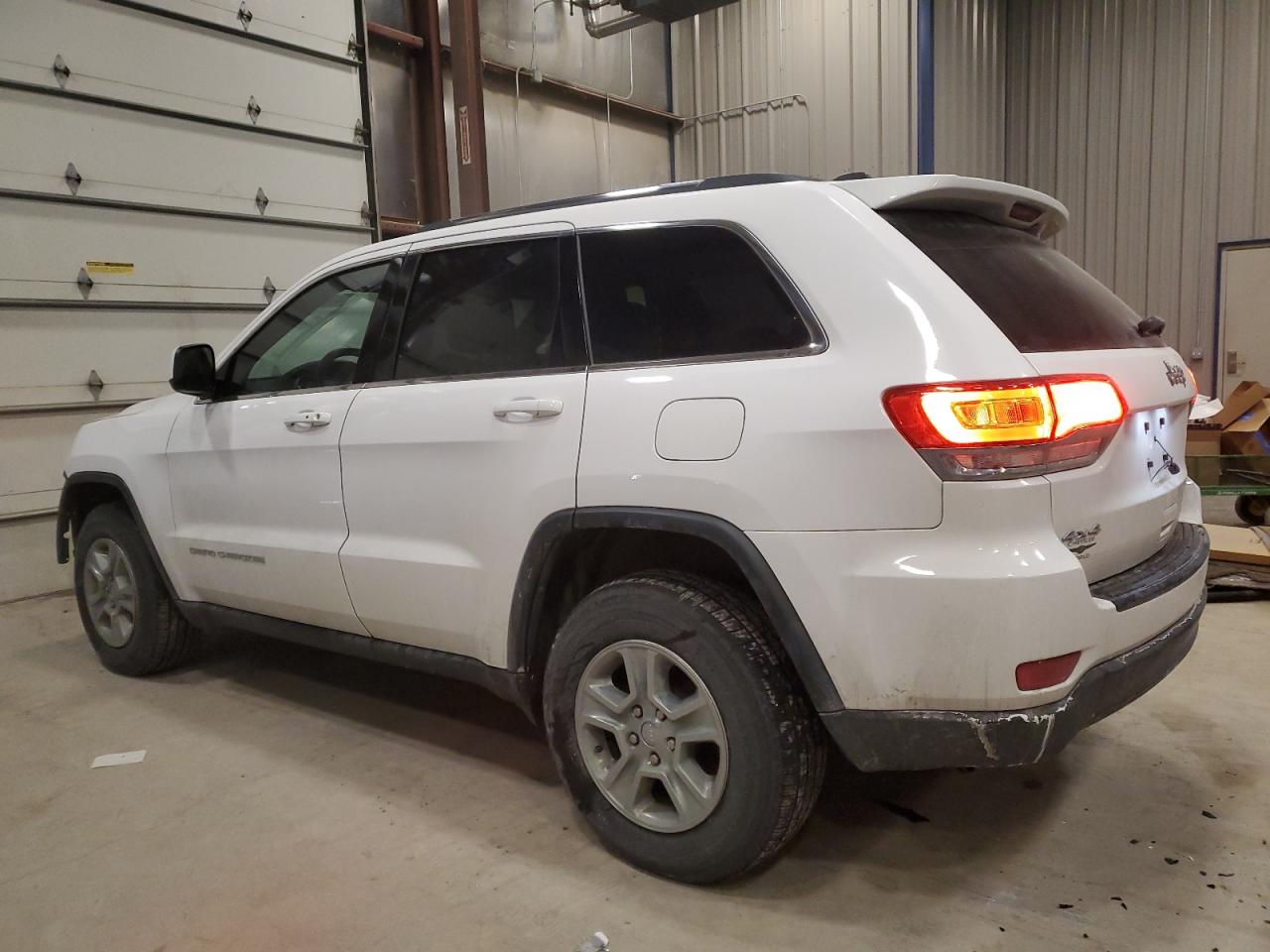 2016 Jeep Grand Cherokee - Image 2