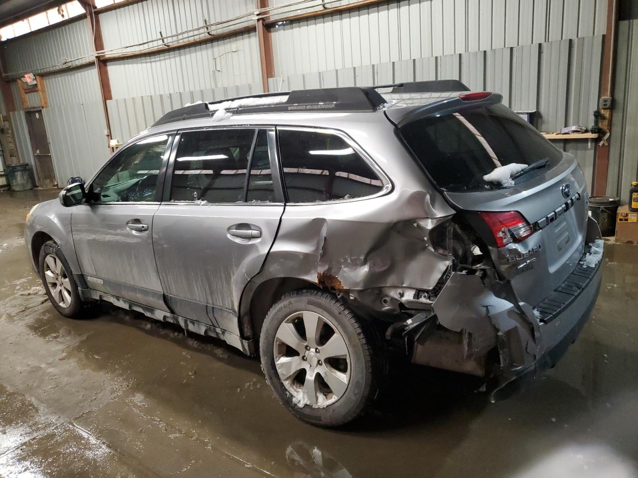 2010 Subaru Outback - Image 2