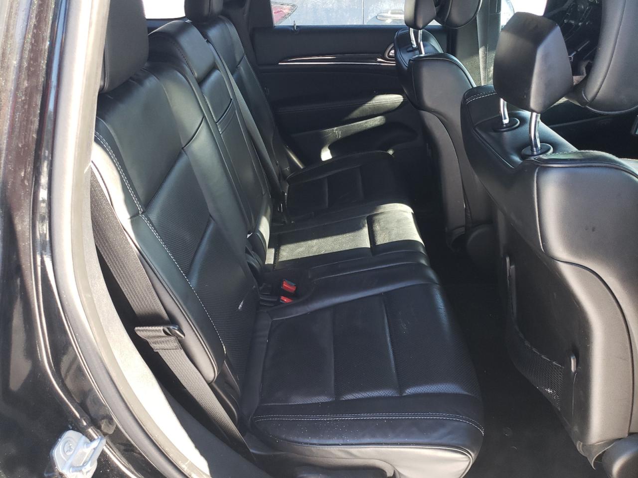 2015 Jeep Grand Cherokee - Image 10