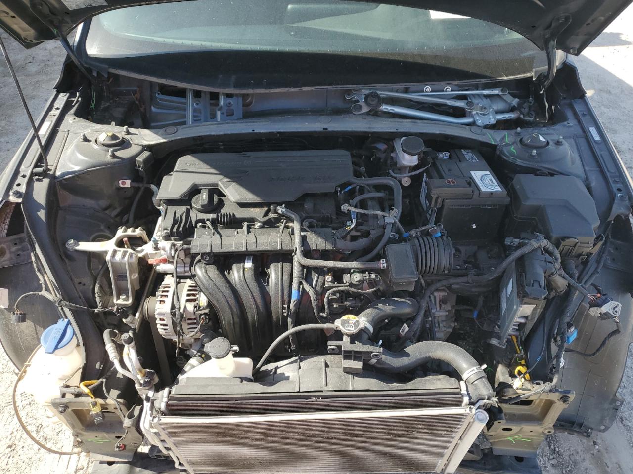 2023 Hyundai Elantra - Image 11