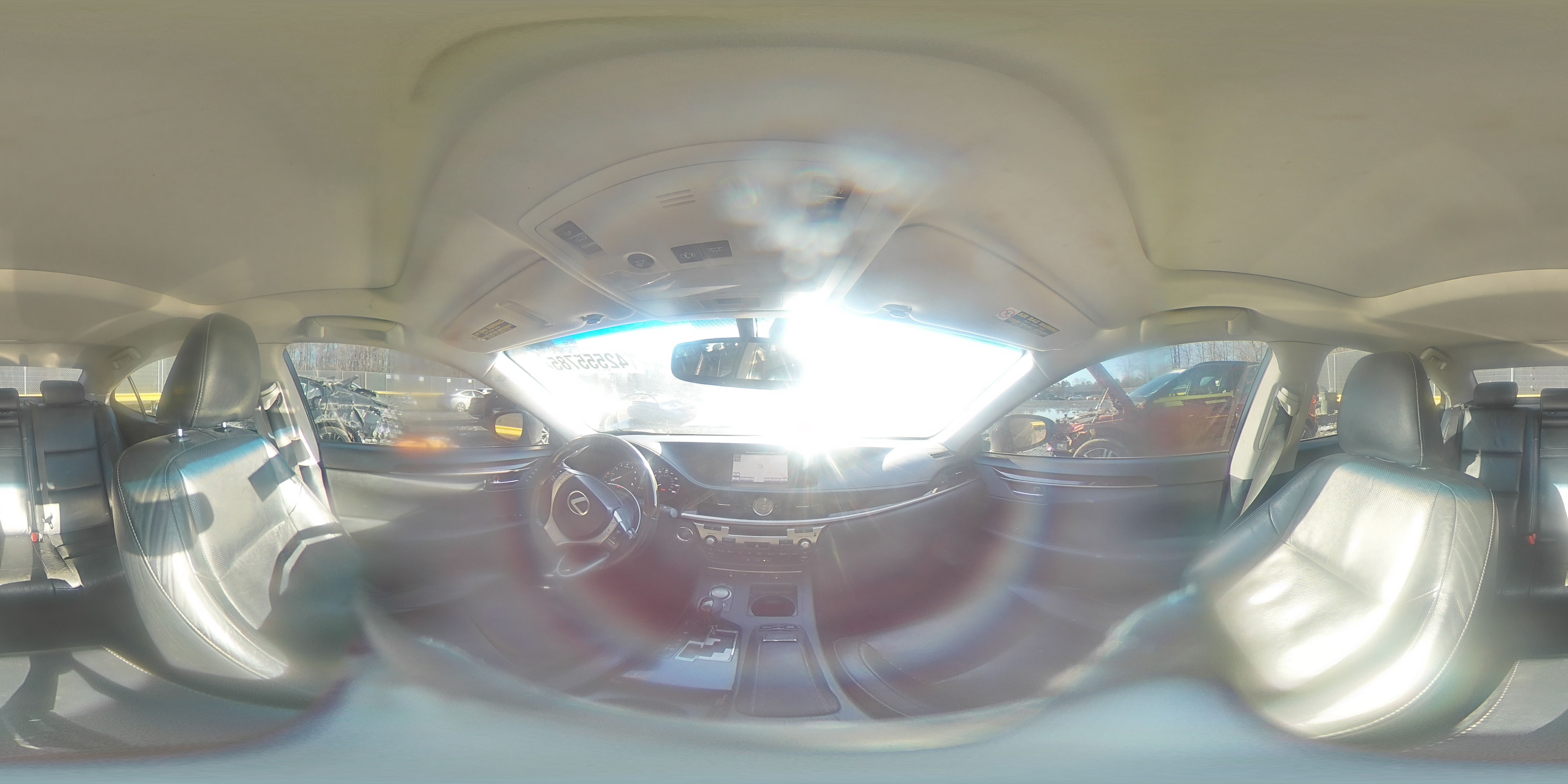 2014 Lexus ES - Image 13