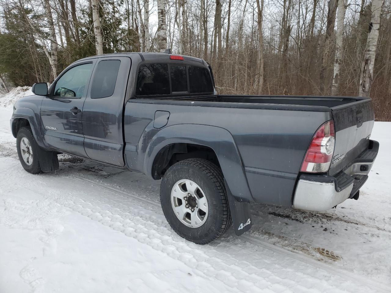2015 Toyota Tacoma - Image 2