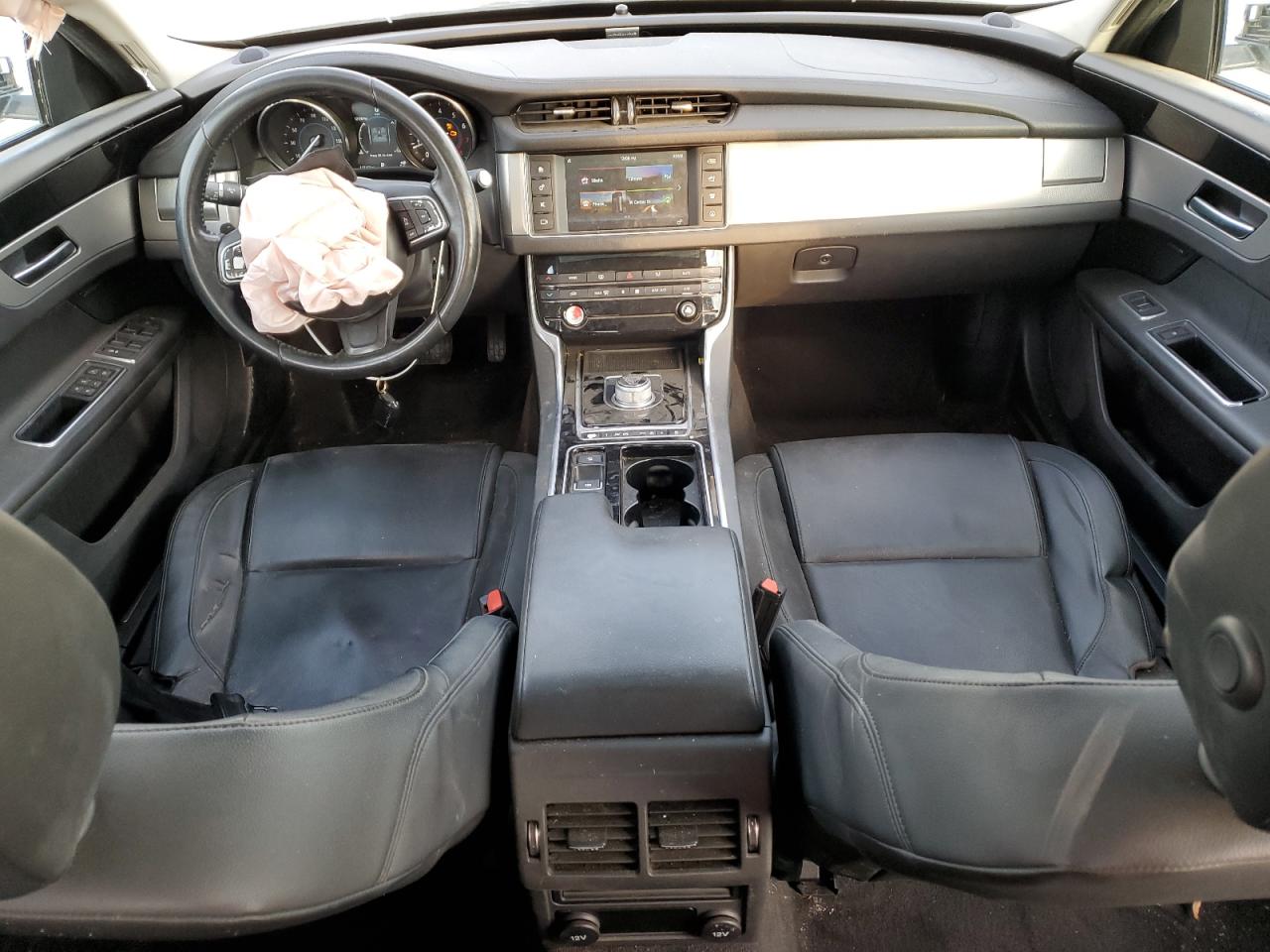 2016 Jaguar XF - Image 8