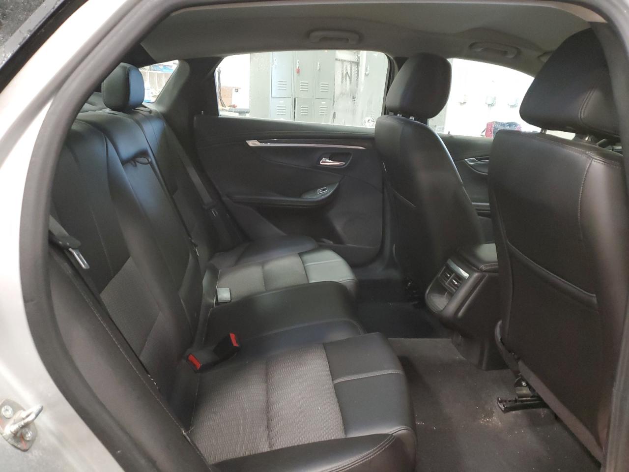 2016 Chevrolet Impala - Image 10