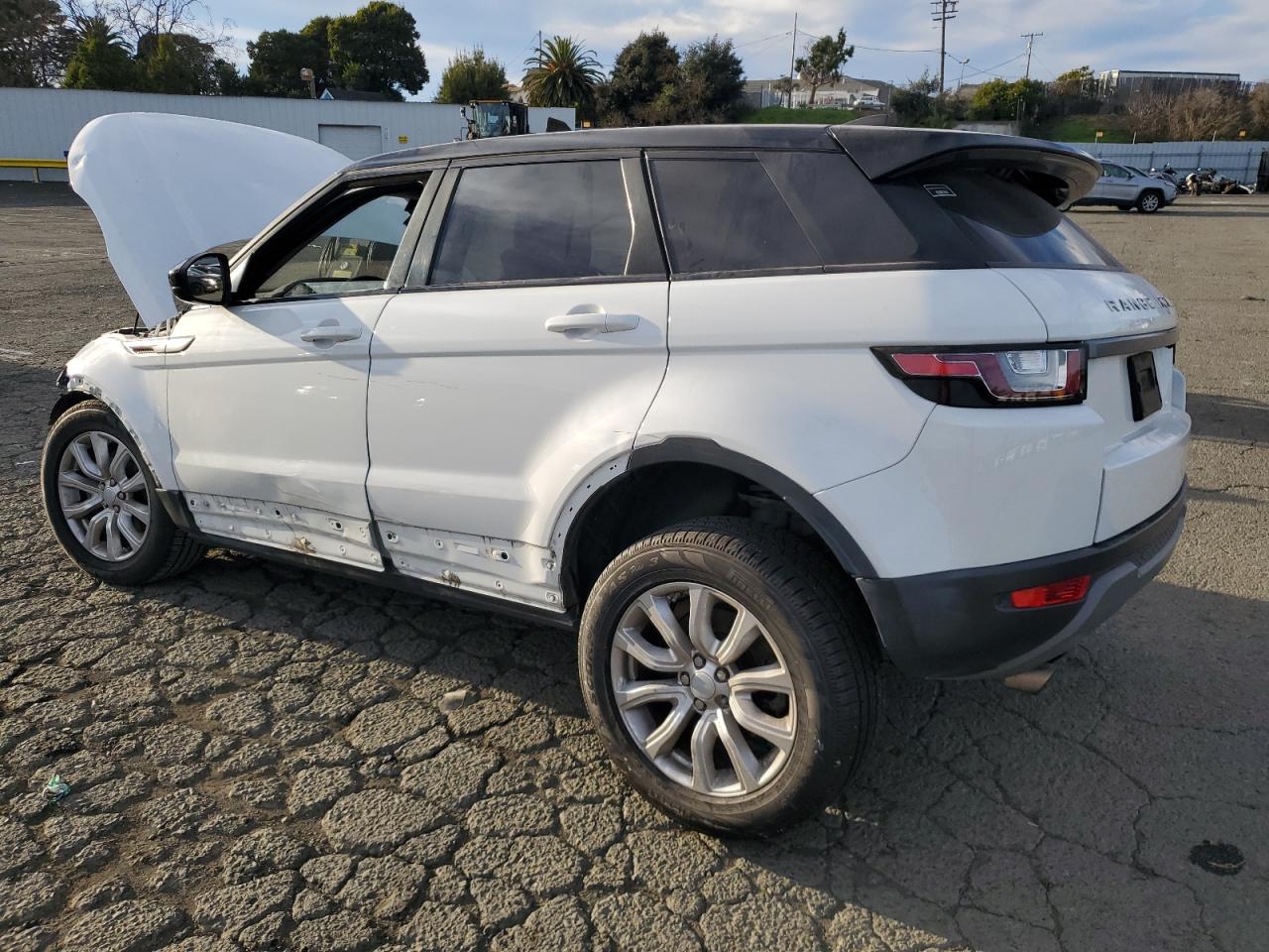 VIN SALVP2BG1HH213696 2017 LAND ROVER RANGEROVER no.2