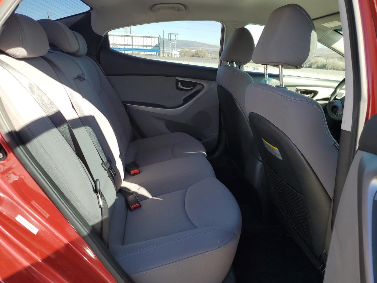 2014 Hyundai Elantra - Image 11