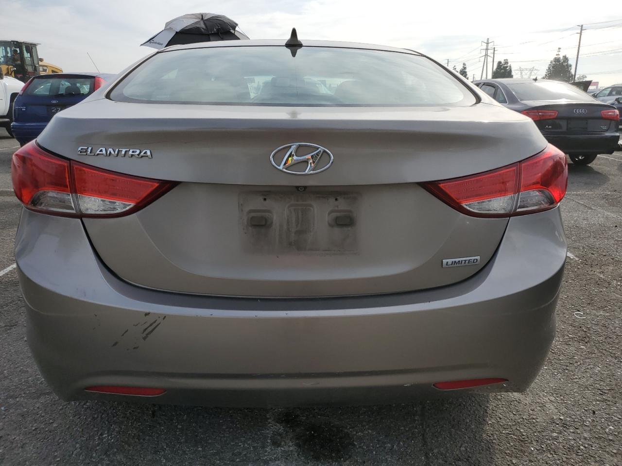 2012 Hyundai Elantra - Image 6