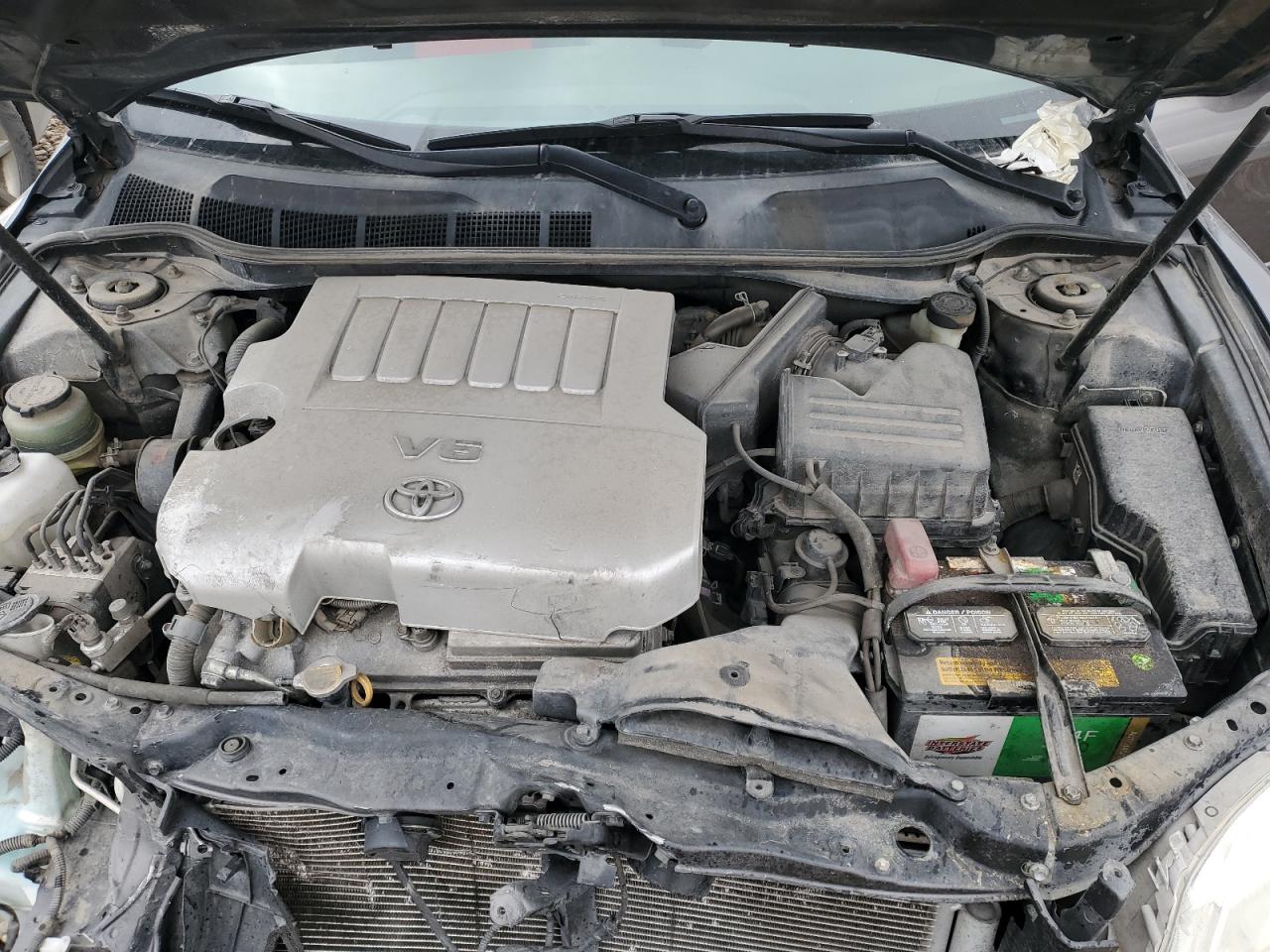2010 Toyota Camry - Image 11