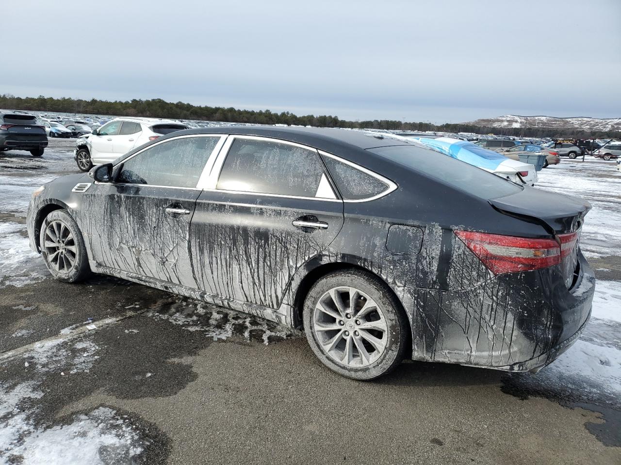 2016 Toyota Avalon - Image 2