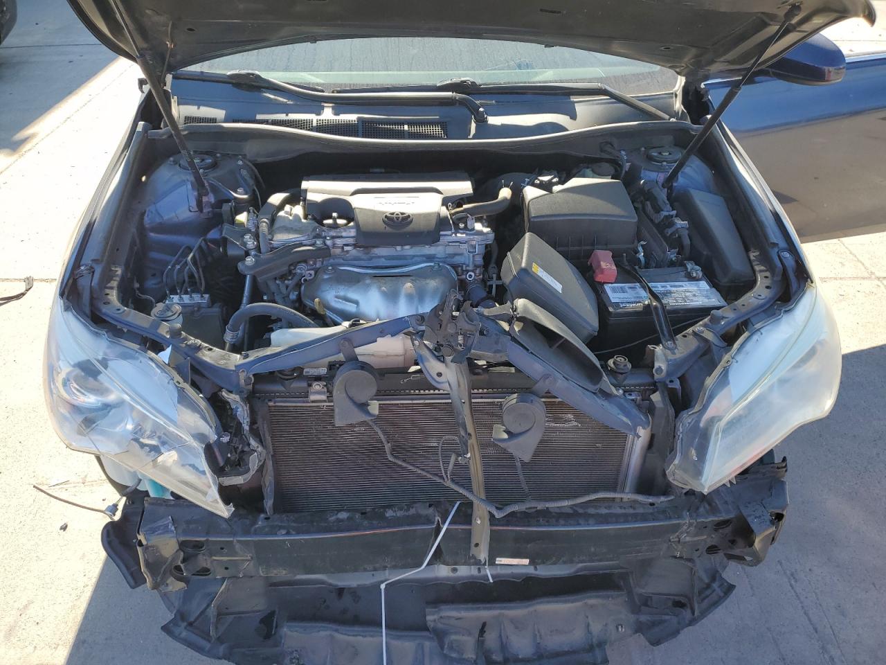 2015 Toyota Camry - Image 11