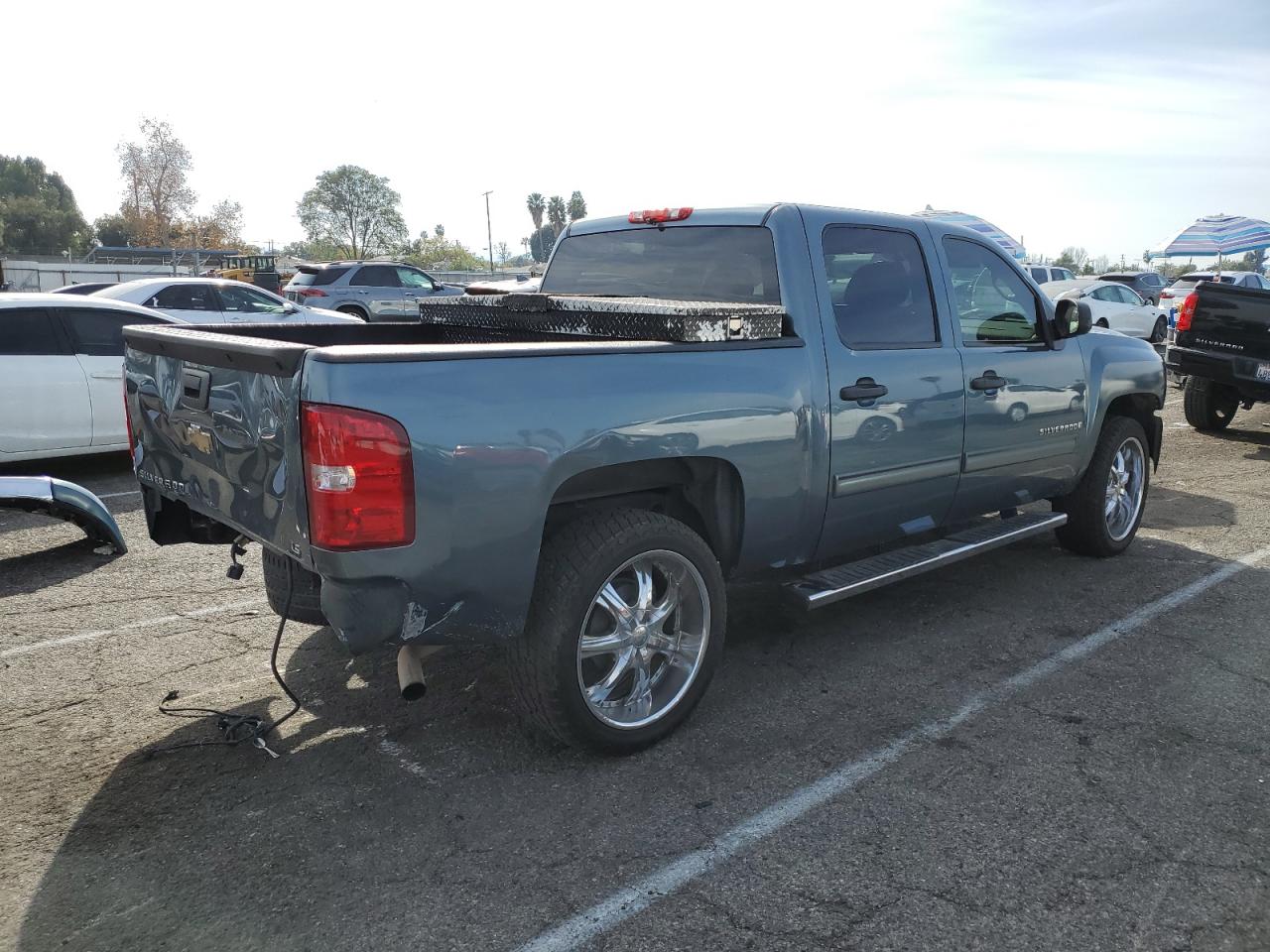 2009 Chevrolet Silverado - Image 3