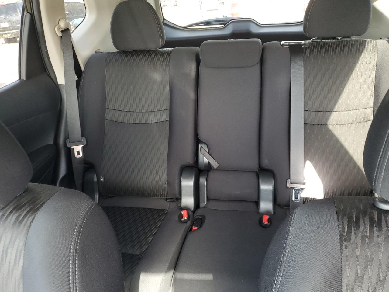 2019 Nissan Rogue - Image 10