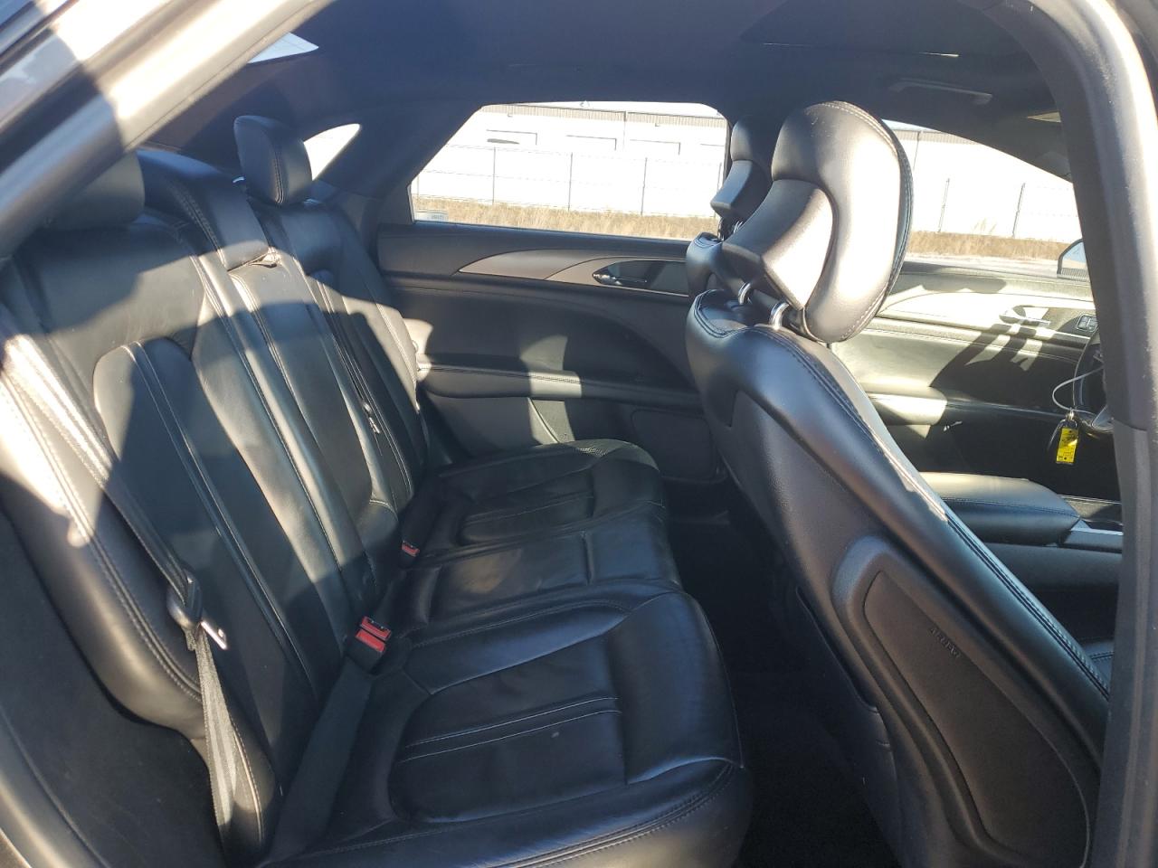 2017 Lincoln MKZ - Image 10