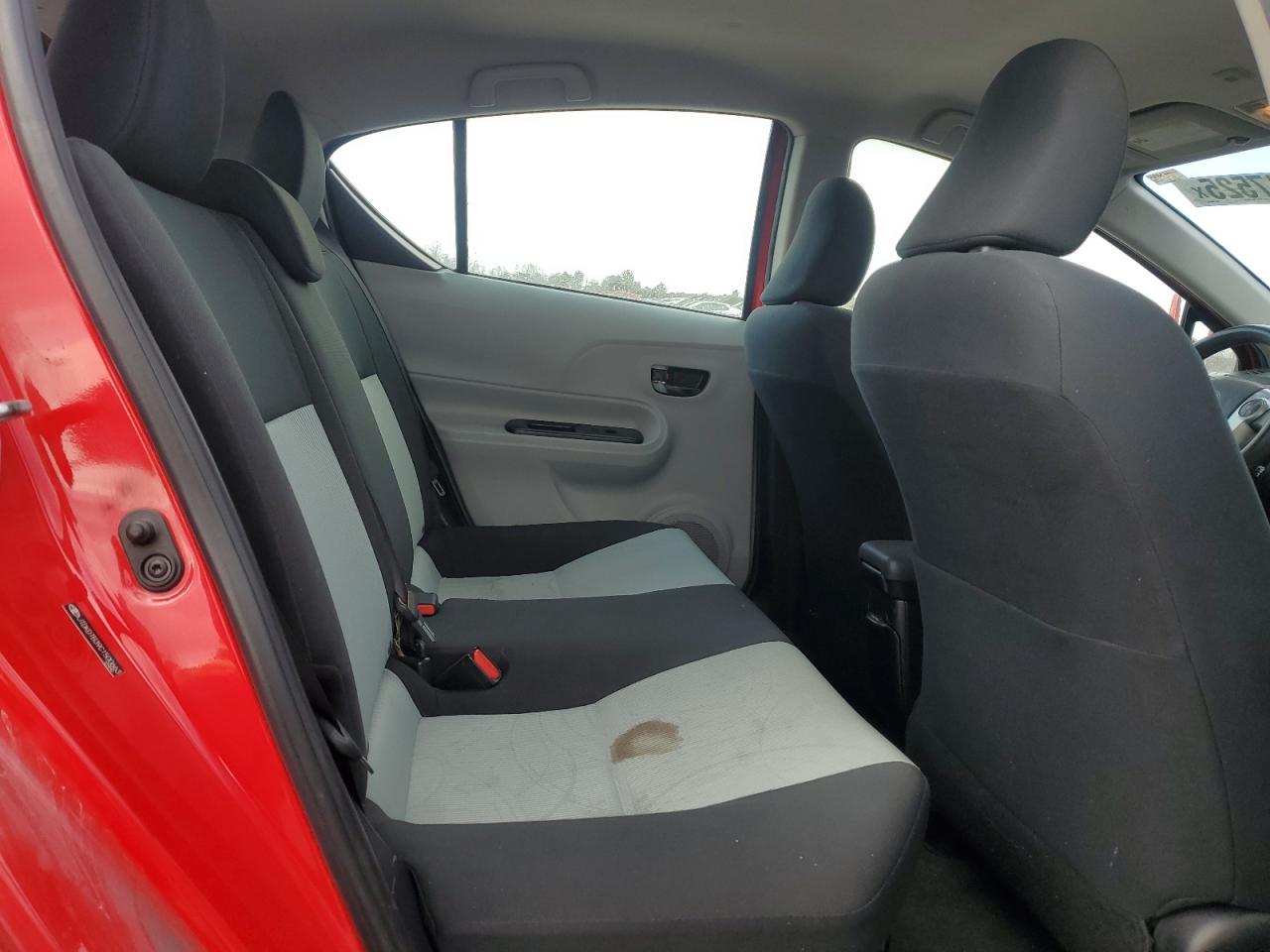 2012 Toyota Prius - Image 10