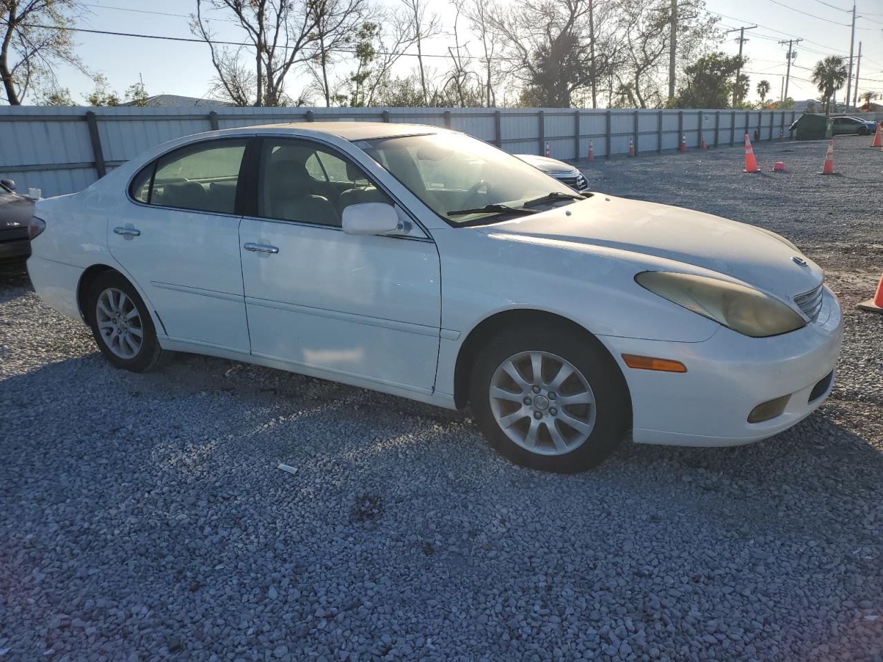 2004 Lexus ES - Image 4