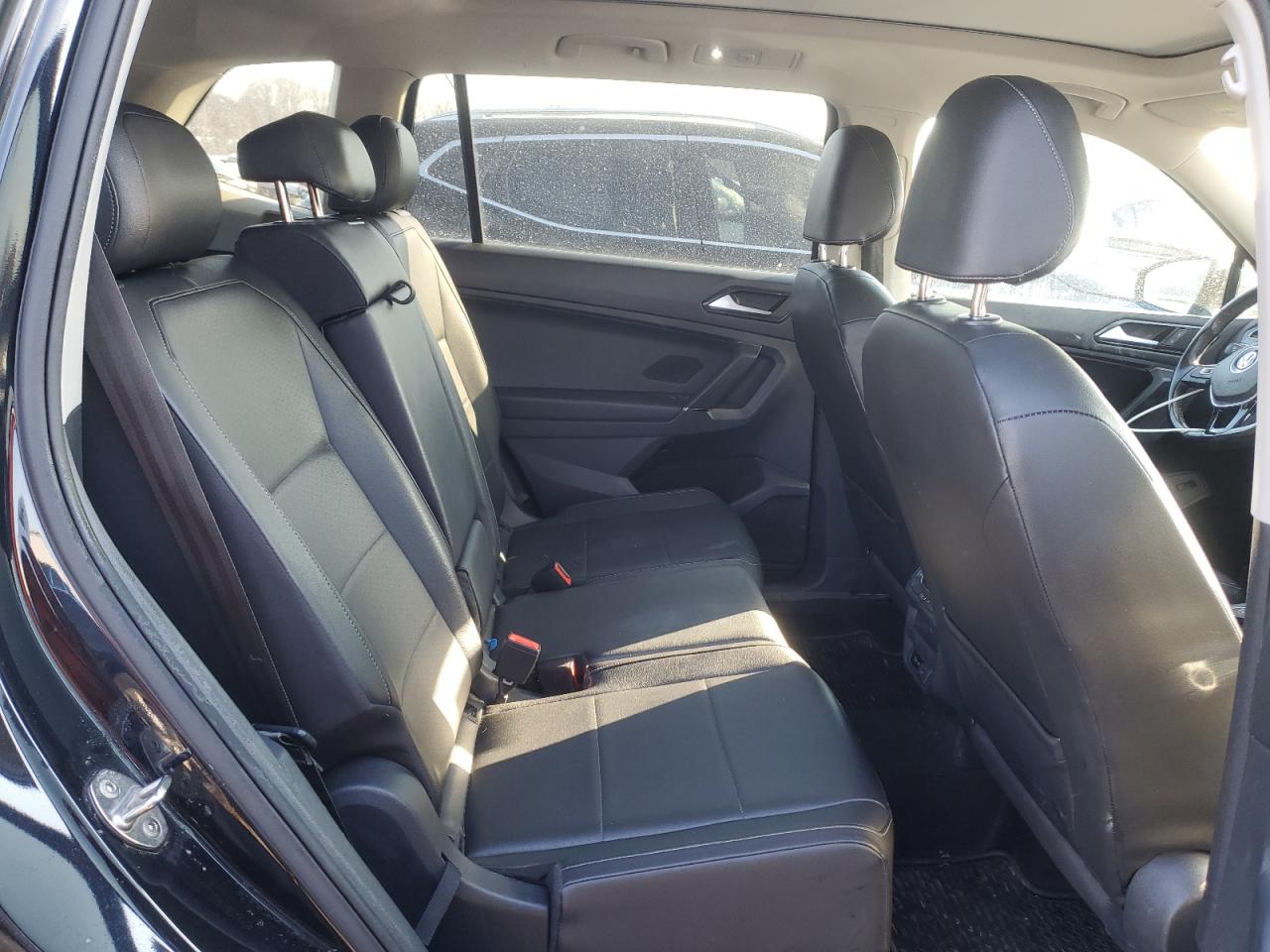 2018 Volkswagen Tiguan - Image 11