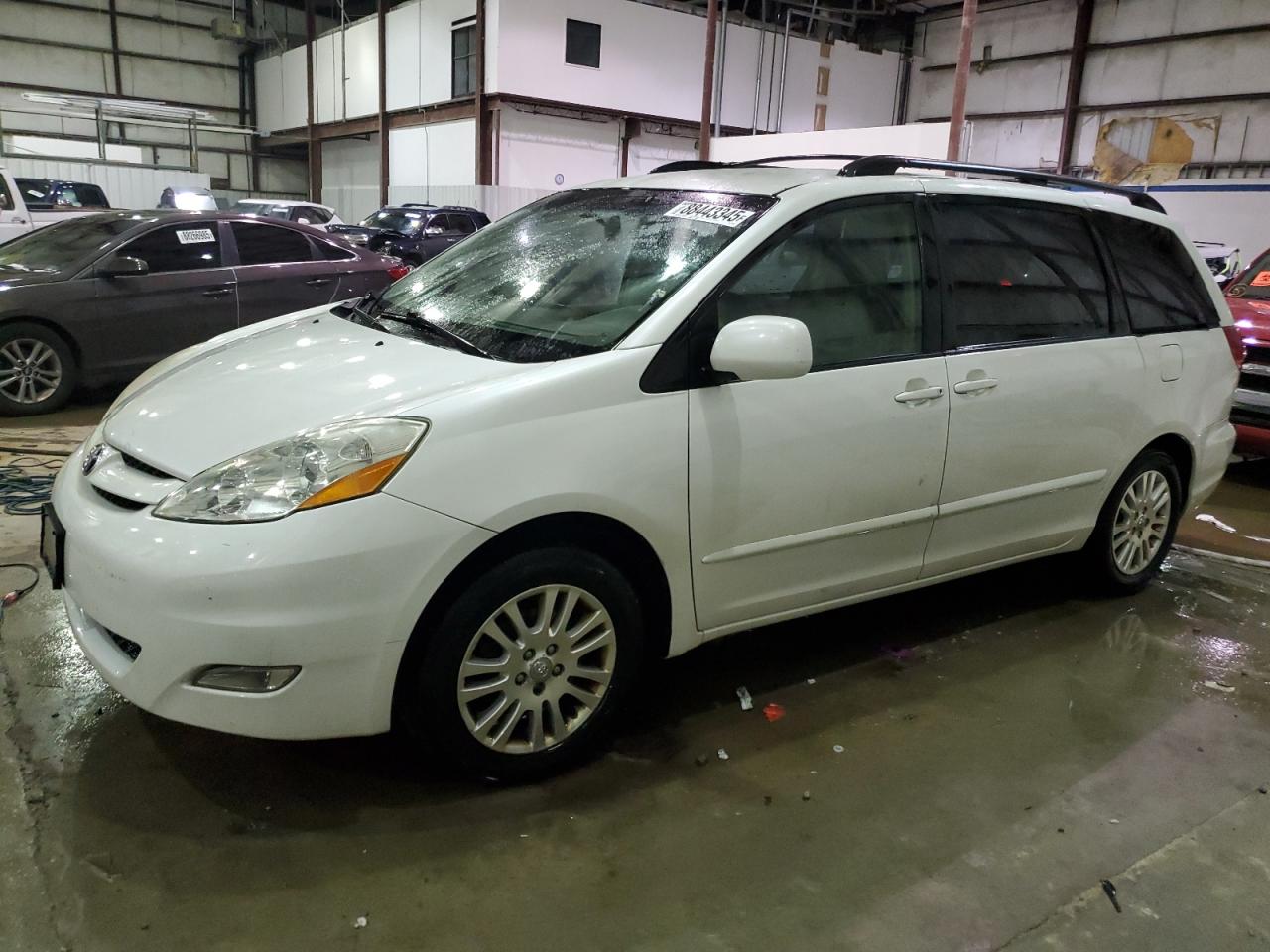 2007 Toyota Sienna - Image 1