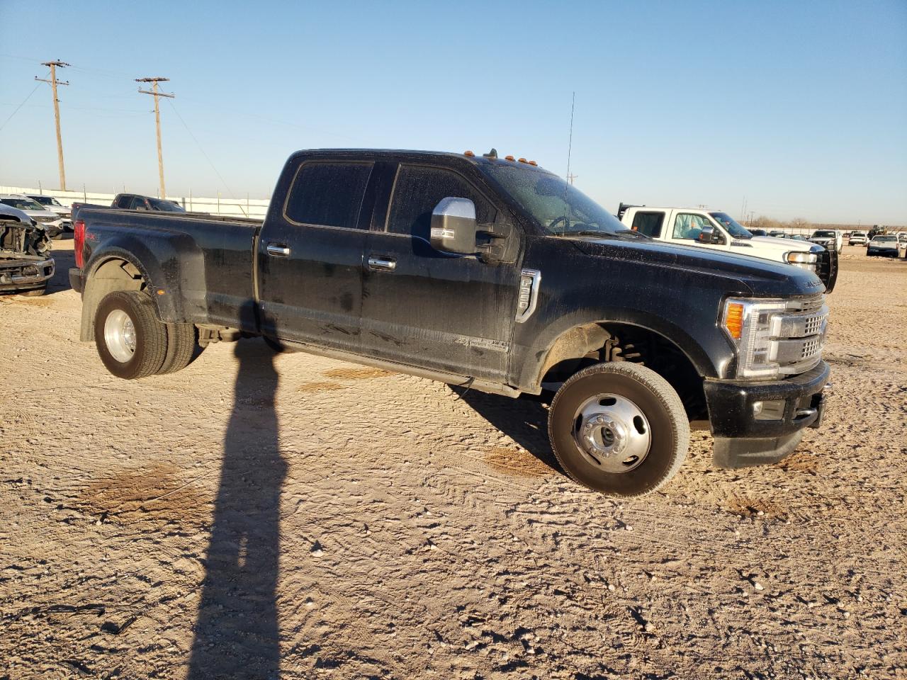 2019 Ford F350 - Image 4