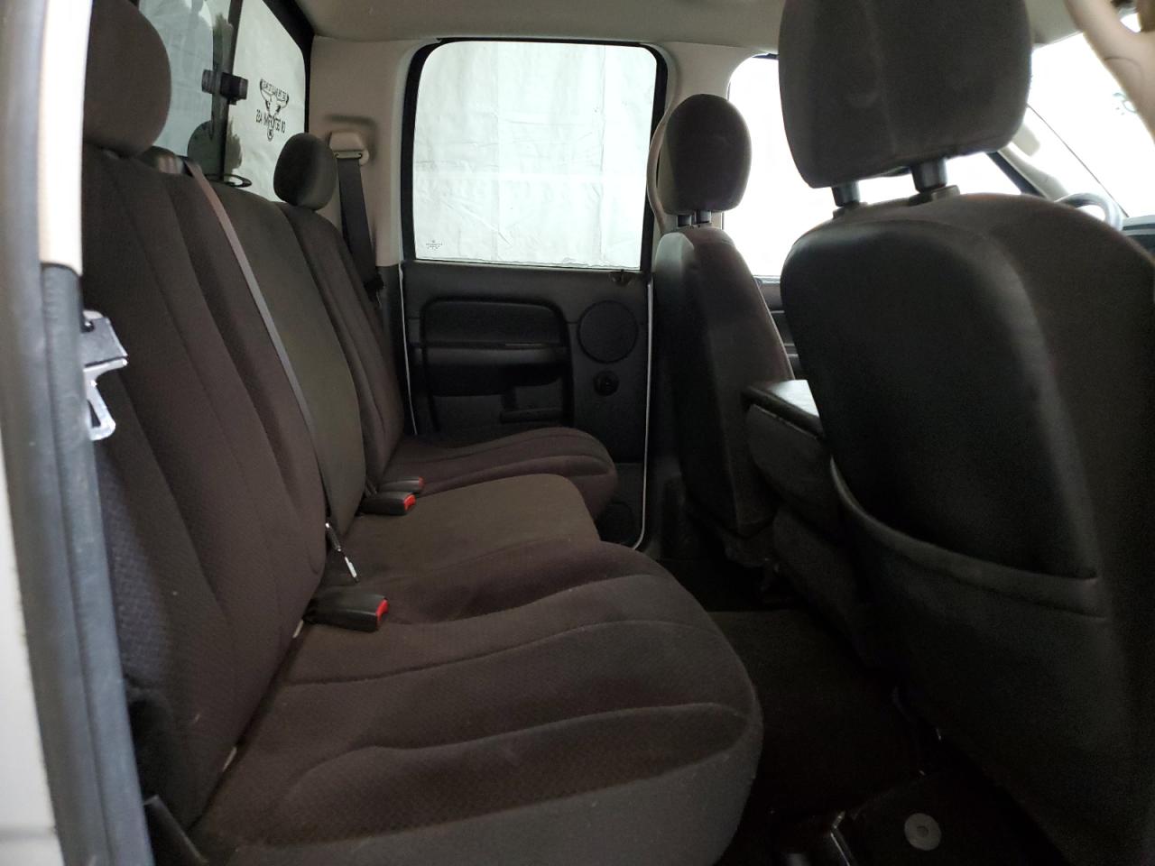 2004 Dodge RAM - Image 10
