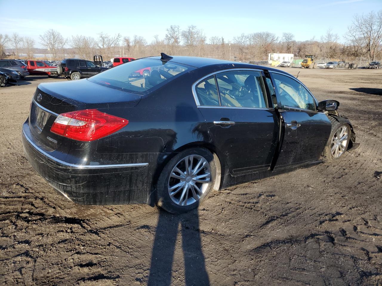 2013 Hyundai Genesis - Image 3