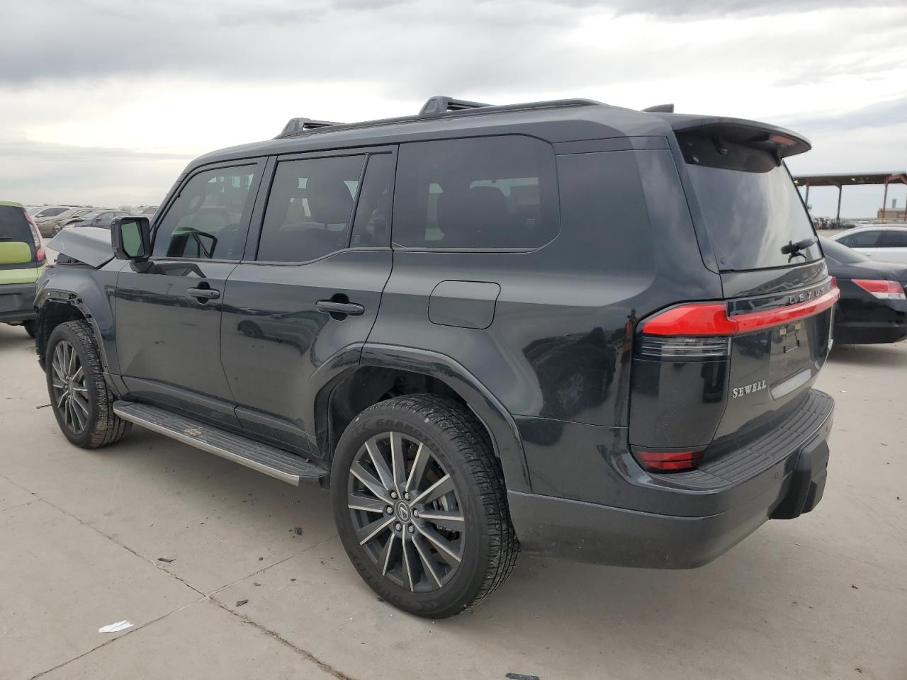 2024 Lexus GX - Image 2