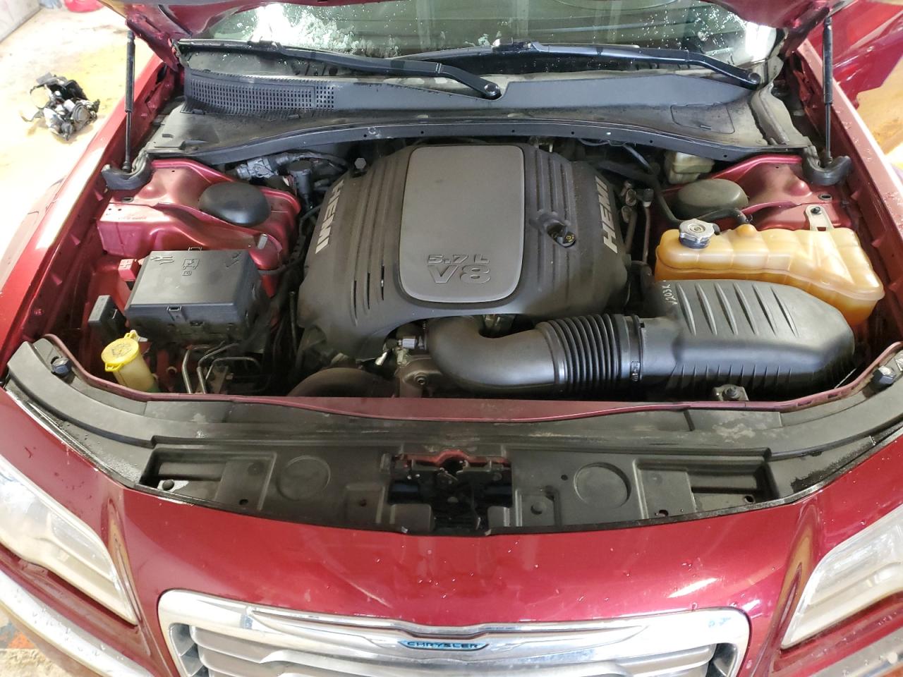 2013 Chrysler 300 - Image 11