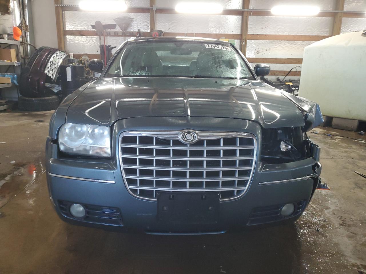 2005 Chrysler 300 - Image 5