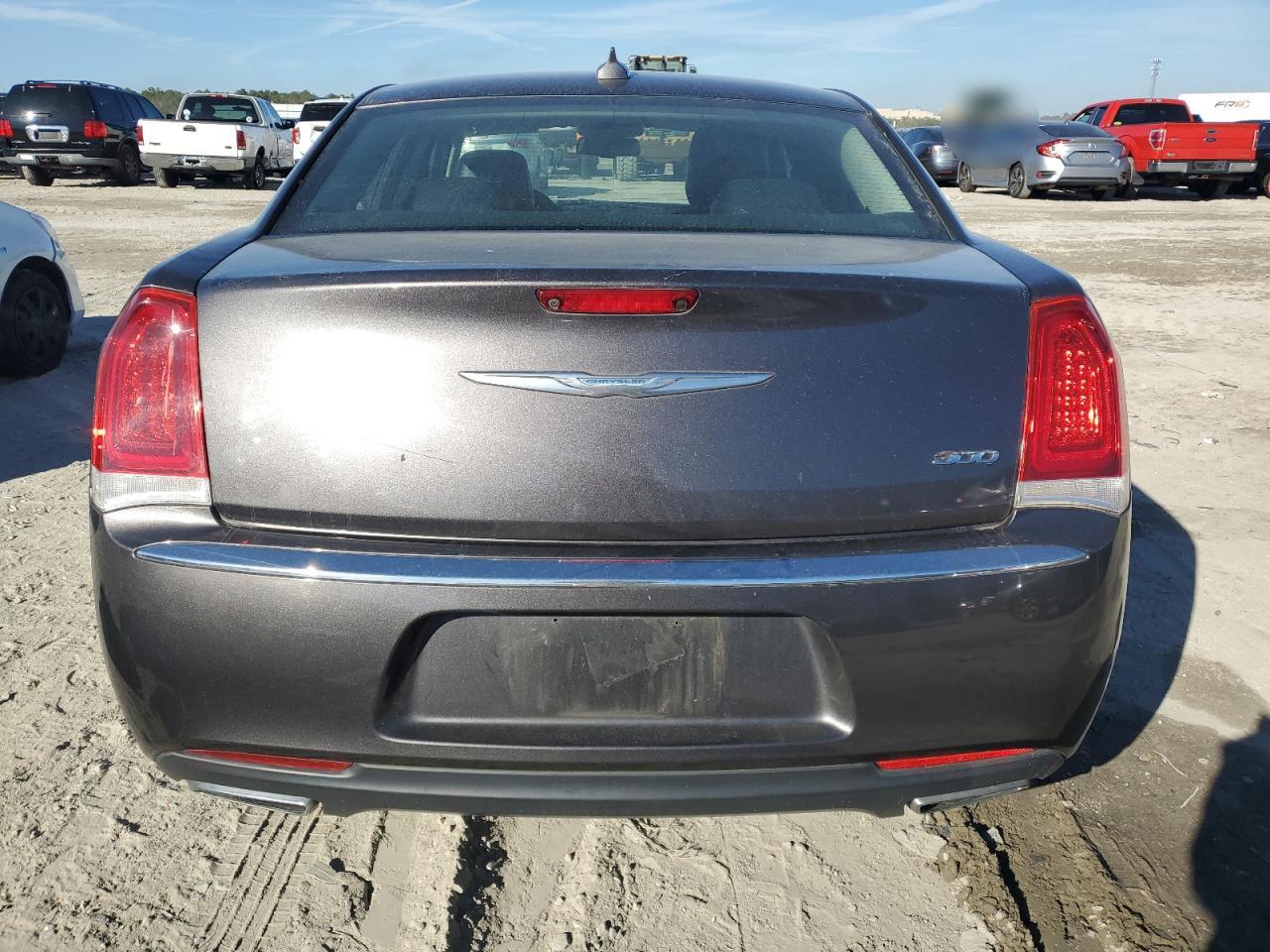 2017 Chrysler 300 Limited VIN: 2C3CCAAG1HH596933 Lot: 87659355