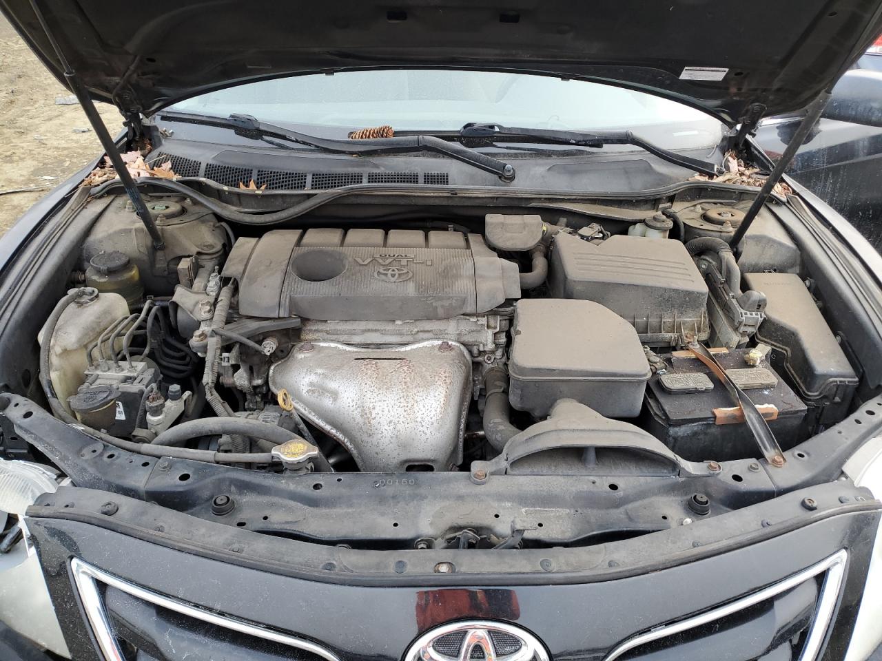 2010 Toyota Camry - Image 11