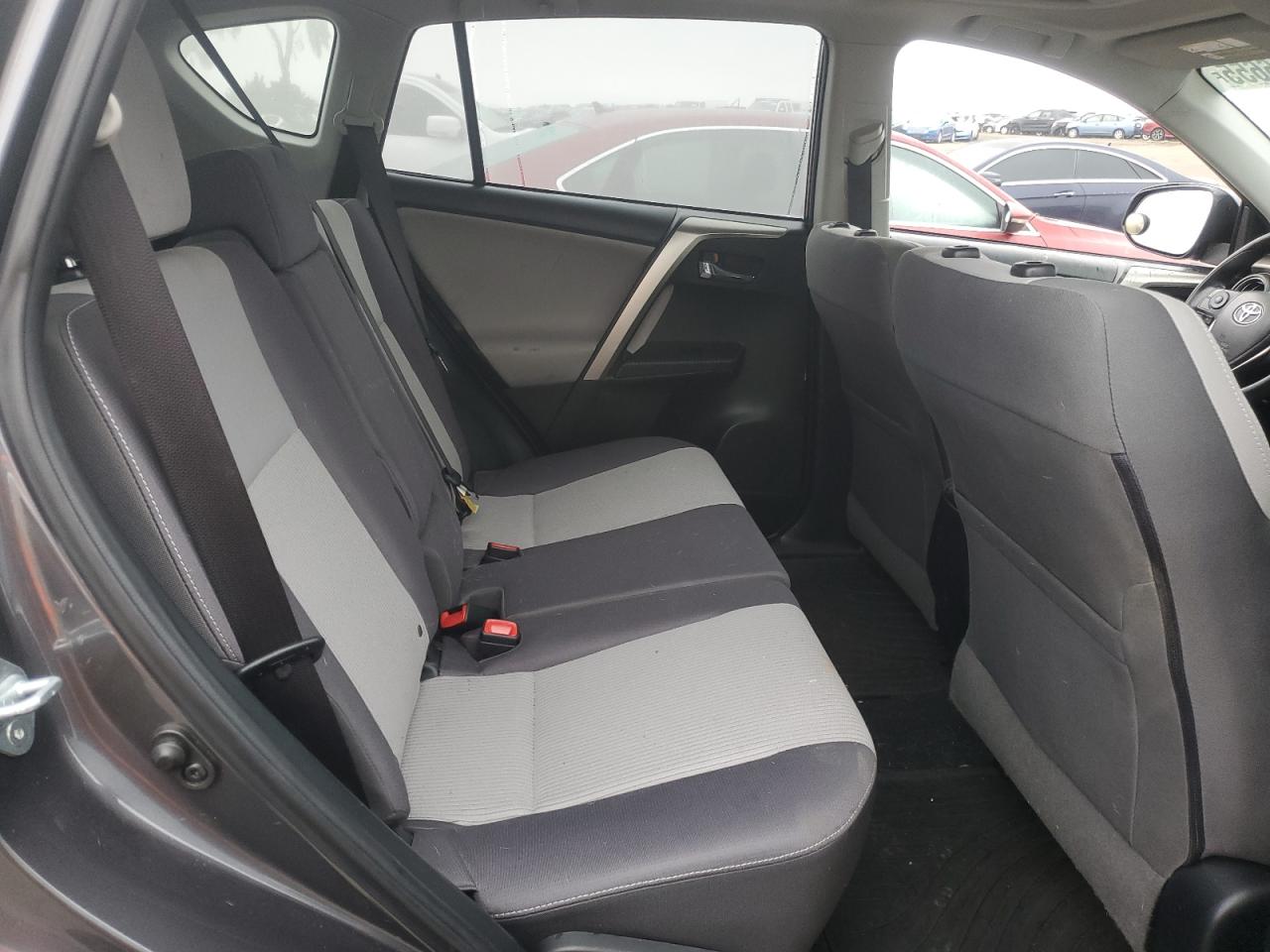 2015 Toyota RAV 4 - Image 10