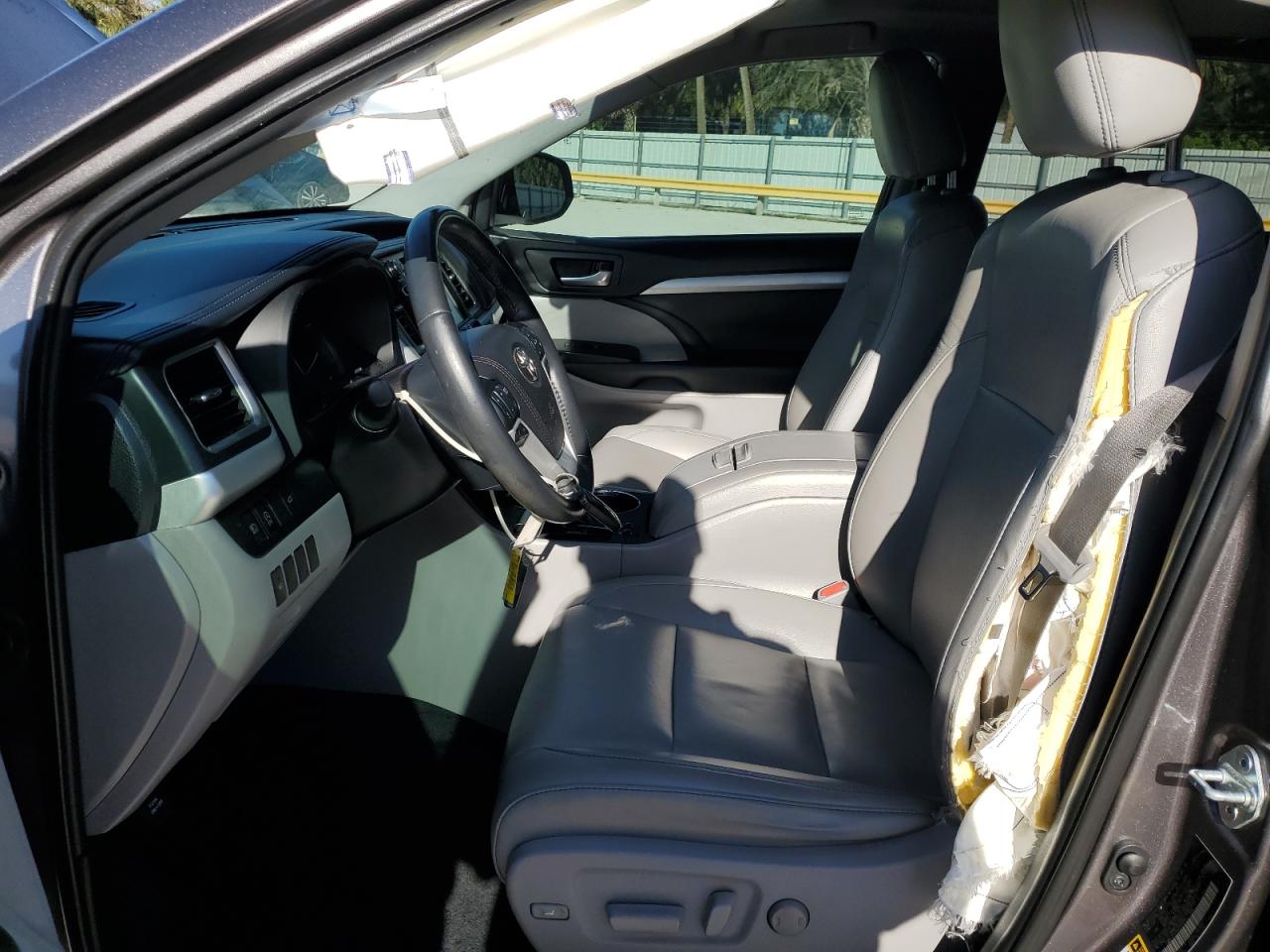 2019 Toyota Highlander - Image 7