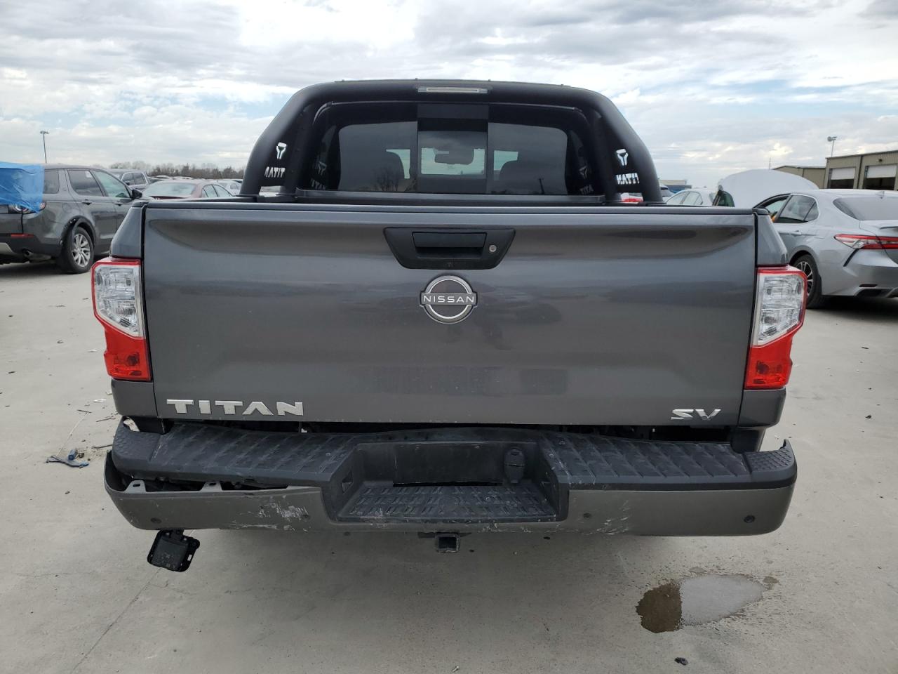 2024 Nissan Titan - Image 6