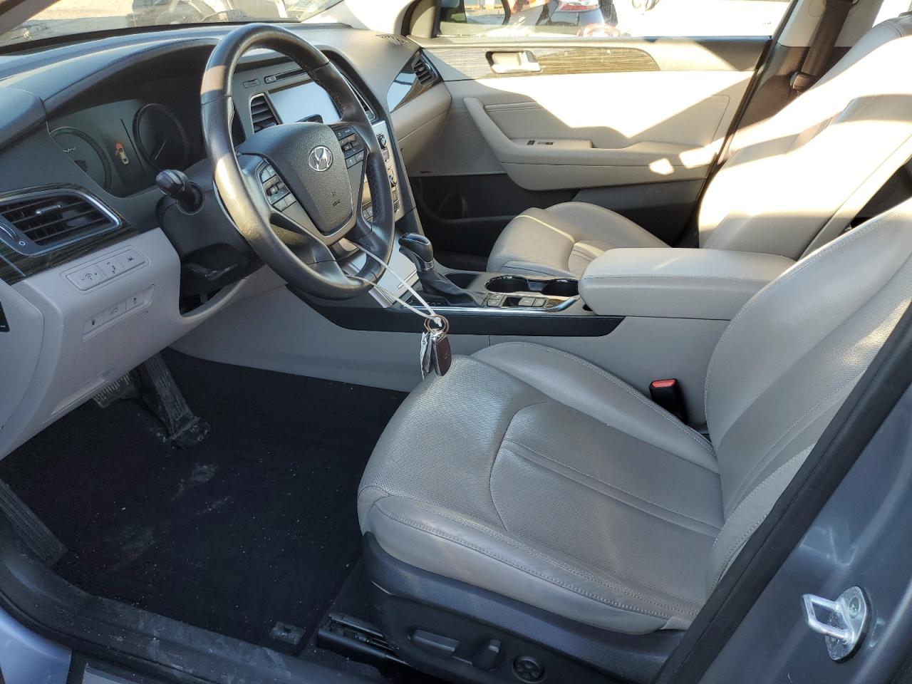 2016 Hyundai Sonata - Image 7