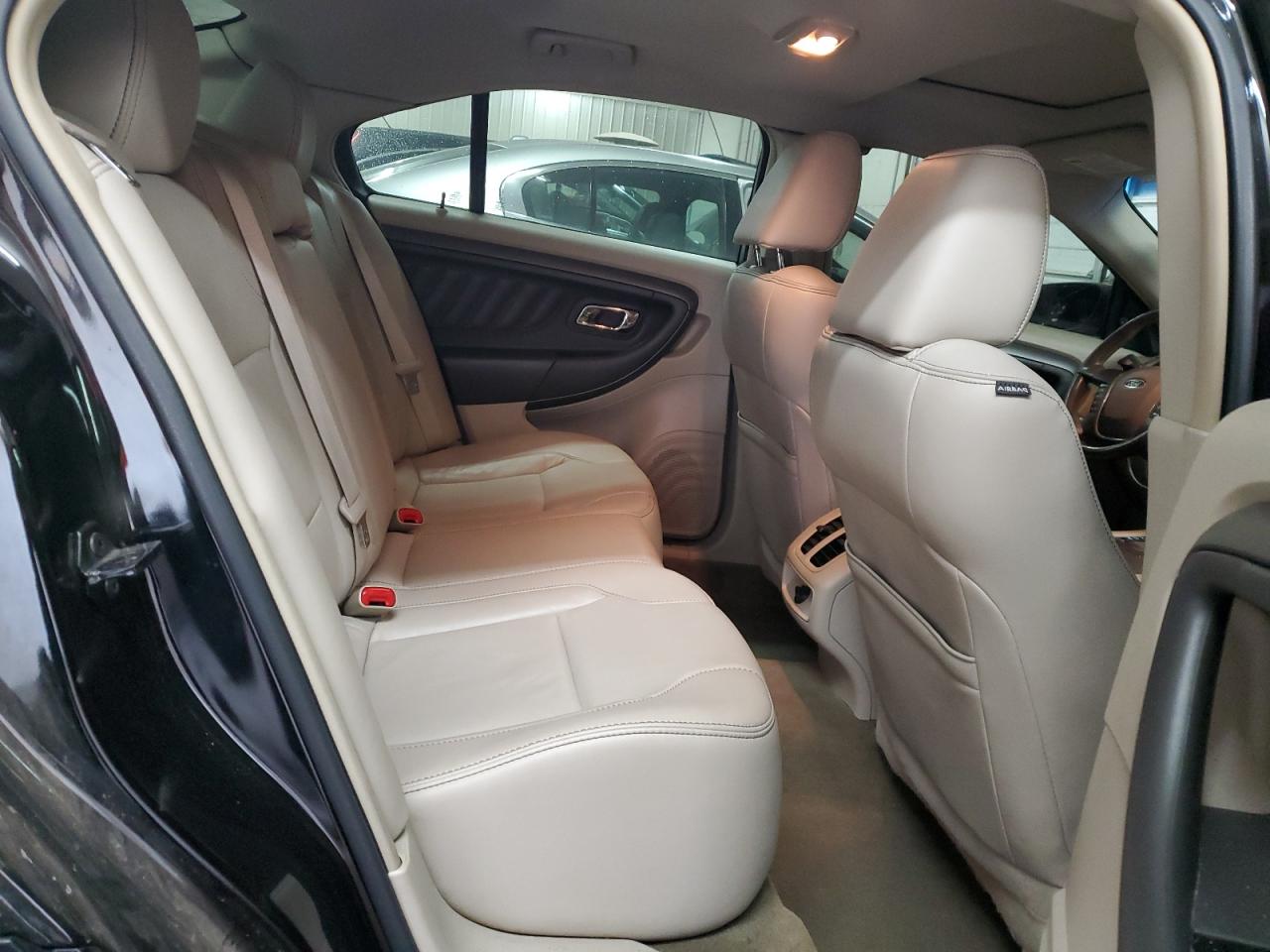 2012 Ford Taurus - Image 10