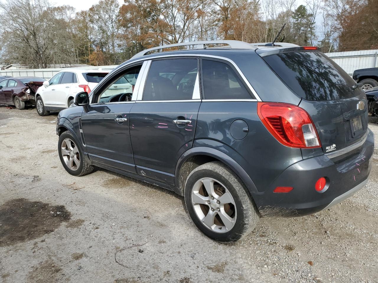 2013 Chevrolet Captiva - Image 2