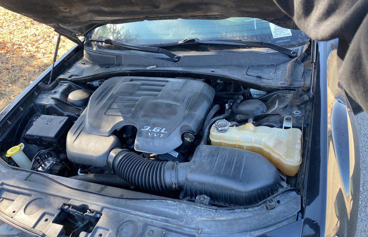 2014 Chrysler 300 - Image 7
