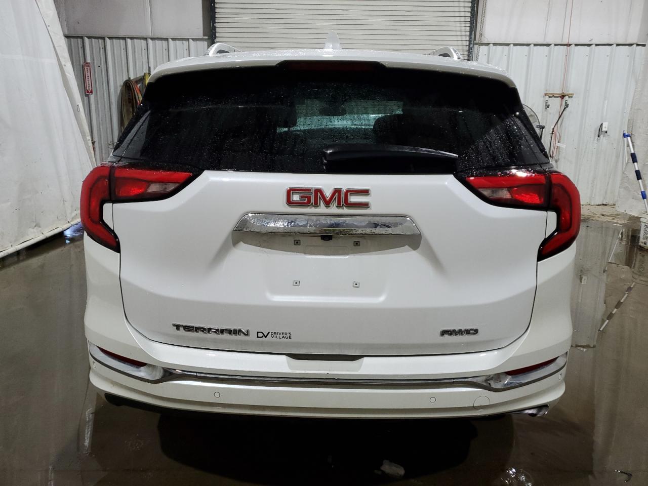 2021 GMC Terrain - Image 6