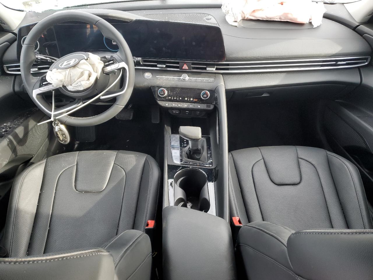 2024 Hyundai Elantra - Image 8