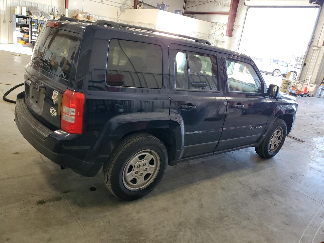 VIN 1C4NJPBB9GD590616 2016 JEEP PATRIOT no.3